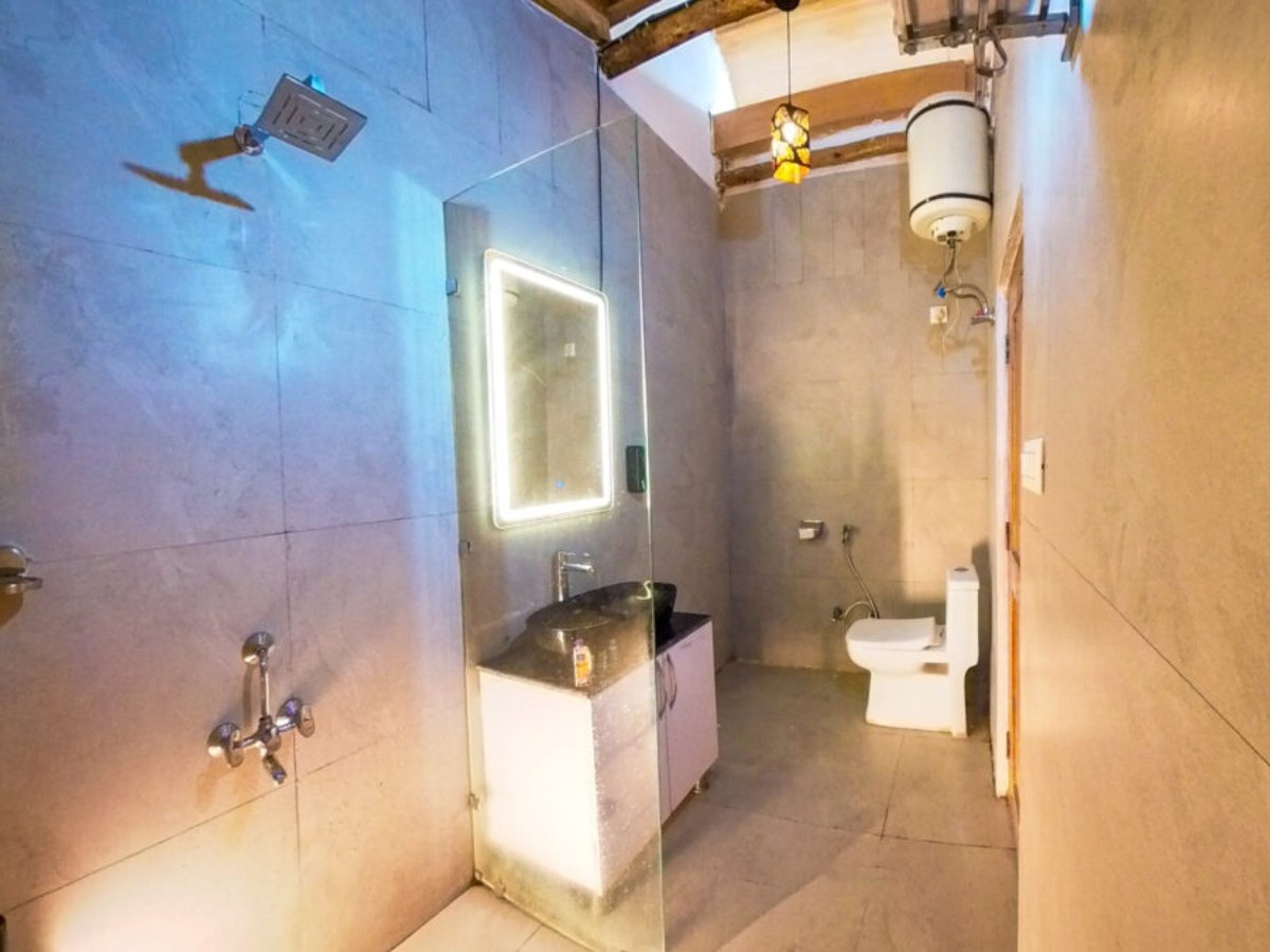 boutique room Washroom at hushavn resort-1